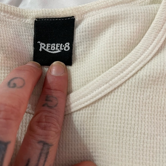 X-large Rebel 8 long sleeve thermal with tattoo style print in arms - Picture 4 of 6